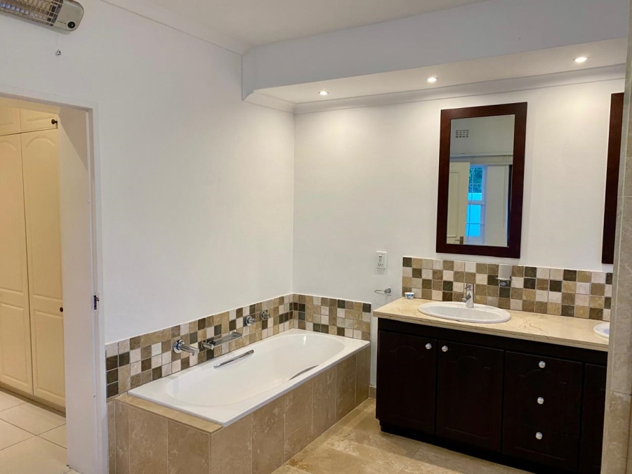 5 Bedroom Property for Sale in Constantia Western Cape